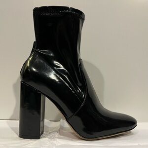 Aldo Lovelee Black Patent High Heeled Round Toe Boots Size 6M